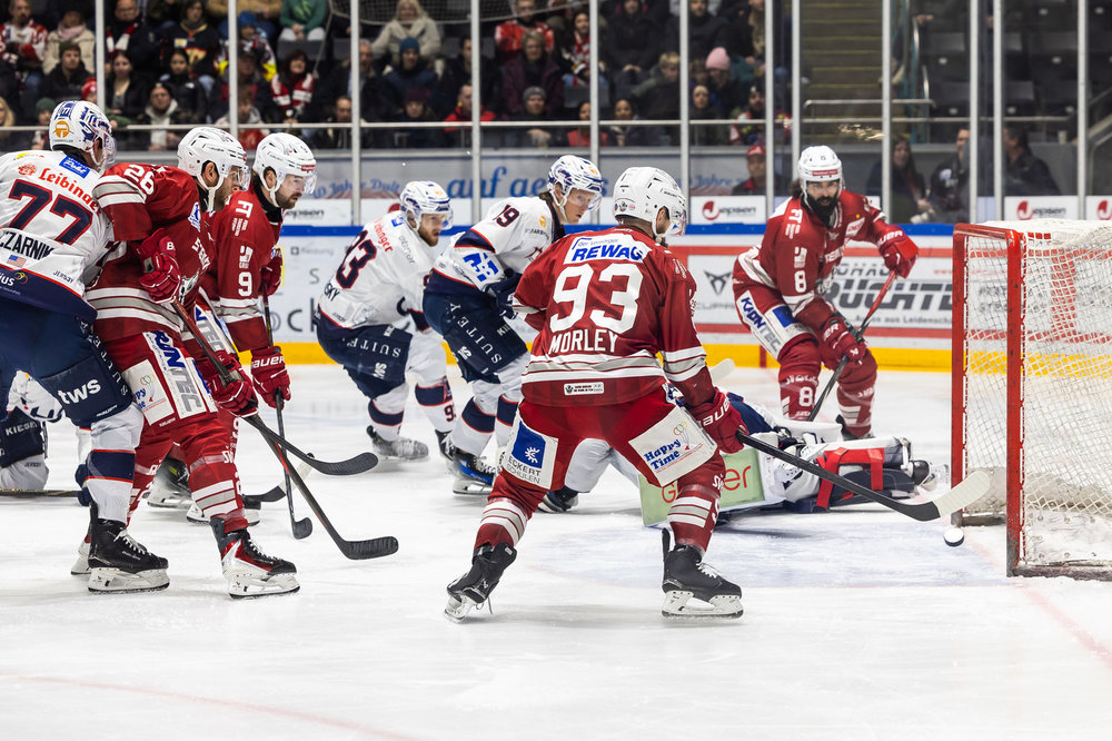 Krefeld baut Siegesserie aus, Kaufbeuren crasht Bad Nauheims Jubiläum, Morley-Doppelpack
