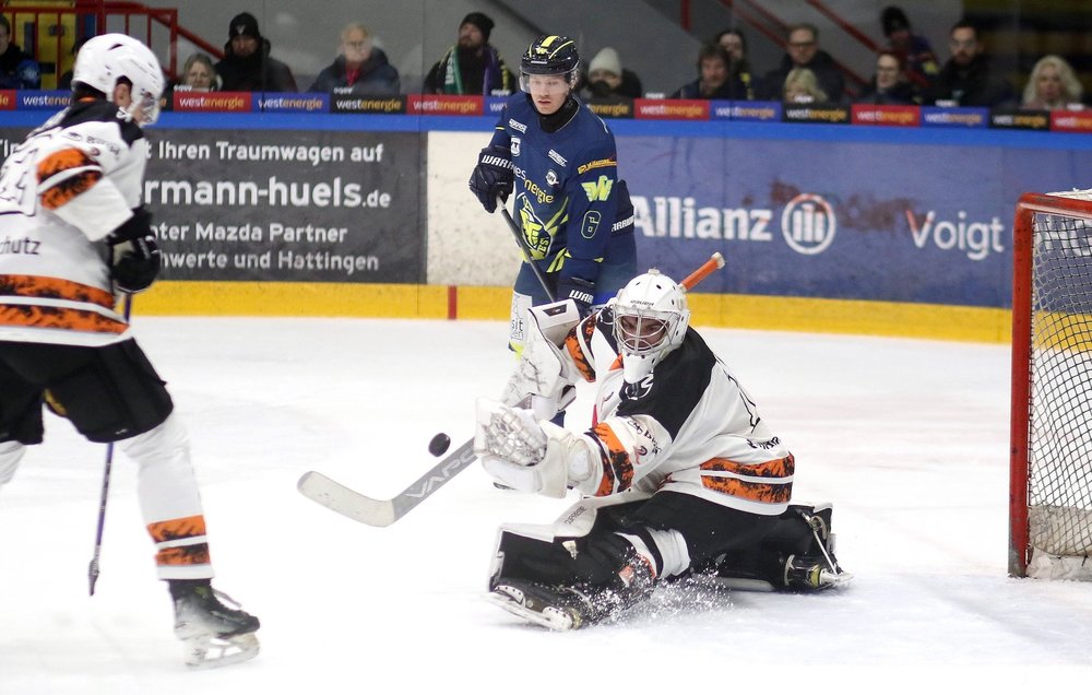 Eagles Essen-West: Hauptrundenmeister, Böllerärger, Importsuche und Wasserschaden in Skaterhockeyhalle