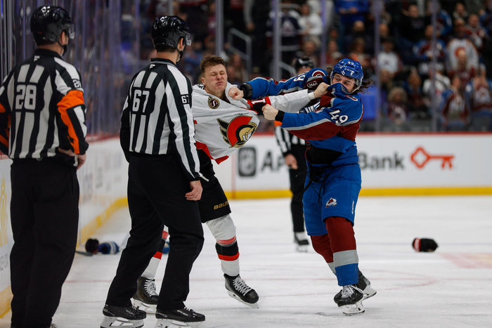 500. Tor für Patrick Kane, Stützle-Faustkampf bei Senators-Klatsche, Nico Sturm gewinnt deutsches Duell