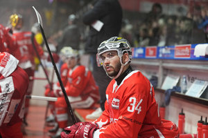 Bicker erhält Förderlizenz für Bietigheim – Handschuh unterschreibt in Memmingen, Holden nach Stuttgart