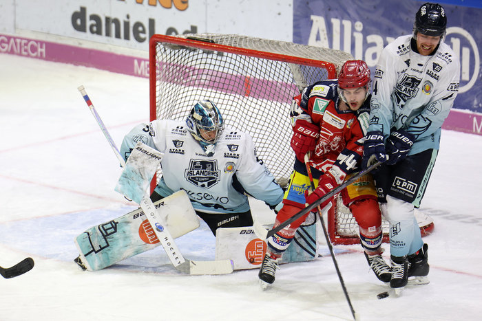 Deggendorf und Memmingen behaupten sich, Riessersee siegt im Oberlandderby, Overtime-Erfolg für Selb