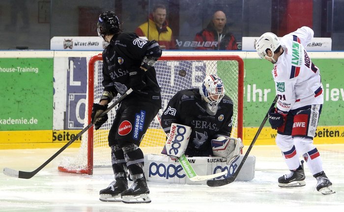 Tilburg neuer Spitzenreiter, Indians verlieren trotz Trainerwechsel, Herford schlägt Leipzig