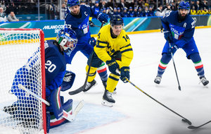 Nachlässige Schweden sorgen bei 5:2-Sieg gegen Olympia-Gastgeber Italien erst spät für klare Verhältnisse