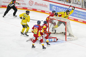 Späte Explosion: Krefeld gewinnt vor 13.102 Zuschauern in Düsseldorf mit 5:1 – 1:0-Siege für Freiburg und Landshut