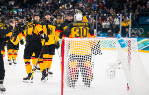 Philipp Grubauer: „Keiner hat alleine gespielt, alle fünf Mann sind immer zurück“