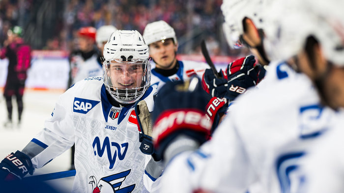 Max Penkin wechselt Nachnamen und verlängert seinen Vertrag in Mannheim