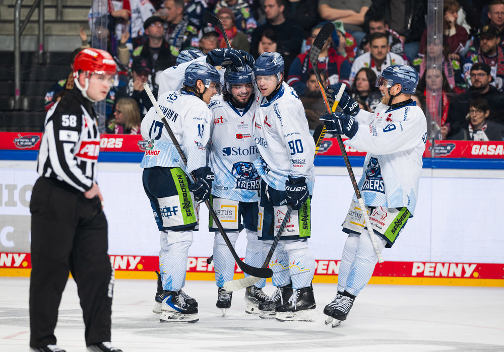 Straubing gewinnt in Berlin, Dresden nach Klatsche in Köln sportlich abgestiegen, München schlägt Ingolstadt