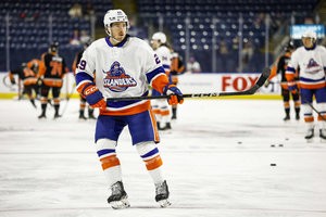 DEG verlängert mit Lange, Bremerhaven holt Smith, Regensburg hält Coach Flache