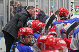 Trainer Lanny Gare und Torhüter Tommi Steffen auch in der kommenden Saison in Peiting