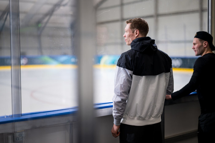 DEB-Verteidiger Jonas Müller: „Es ist alles ein bisschen kleiner, nicht ganz so weitläufig“