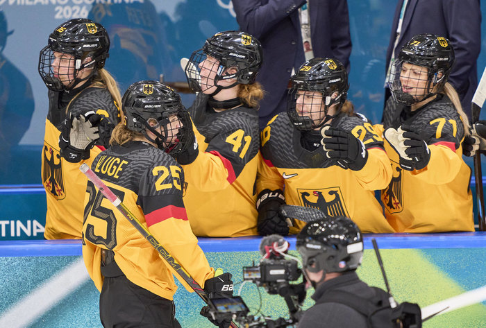 DEB-Frauen schlagen Frankreich in der Overtime, verpassen vorzeitige Viertelfinalqualifikation aber knapp