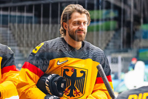 Stachowiak: Kurz vor Olympia verletzt, nach dem Turnier an der Hand operiert, Comeback in zwei Wochen