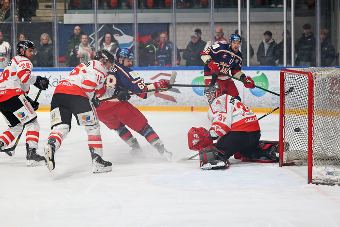 Fünf Teams machen Viertelfinaleinzug perfekt, Memmingen feiert Kantersieg, Duisburg jubelt nach 1:3-Rückstand