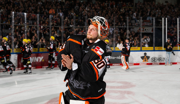 Neben Goalie Mirko Pantkowski verlassen noch sechs weitere Spieler die Löwen Frankfurt