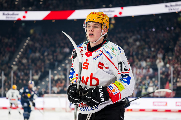 Bennet Roßmy bleibt mindestens bis 2028 in Bremerhaven und fällt für mehrere Monate aus