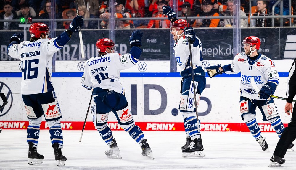 Karachun in der Overtime: Schwenningen sichert sich dramatisch das letzte Ticket fürs Viertelfinale