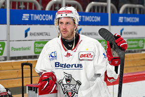 Nach Kniecheck an Rosenheims Zerter-Gossage: Regensburgs Alex Berardinelli für ein Spiel gesperrt