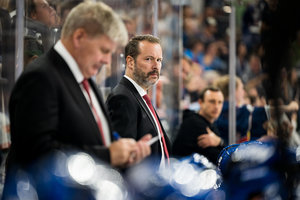 Augsburg verabschiedet Dolak, hält aber Endras und Schelenz