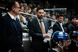 Vorwurf der Kopf-ab-Geste in Richtung Stadionwirt: Strafanzeige gegen Kassels Trainer Todd Woodcroft – Huskies bestreiten vehement