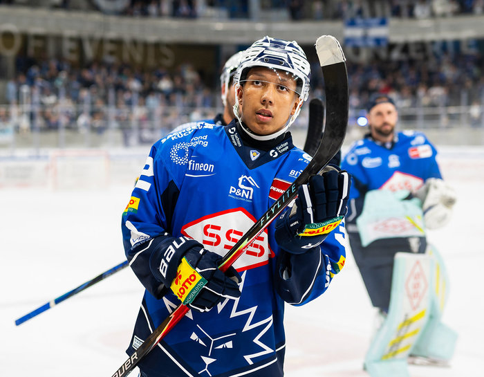 Dresdner Eislöwen binden Hendreschke