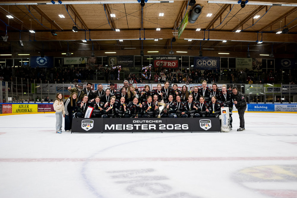 4:2-Sieg in Spiel 3: Frauen des ECDC Memmingen feiern vierten DFEL-Meistertitel in Serie