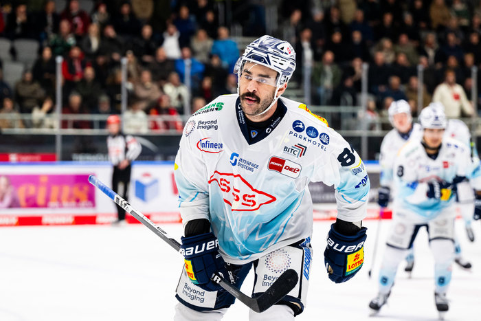 Augsburg bestätigt Rückkehr von Parkes und holt auch noch McCrea vom Absteiger Dresden