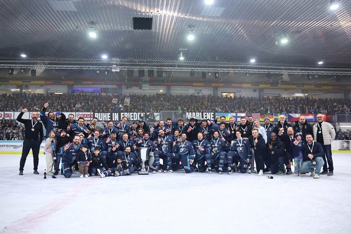 Overtime-Krimi nach Serien-Comeback: Bären Neuwied verteidigen Meistertitel in der CEHL