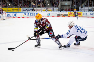 Sennhenn schießt Köln ins Halbfinale, Bremerhaven düpiert Mannheim, 155 Strafminuten bei Ingolstadts 7:2-Sieg