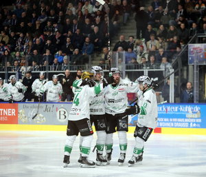 Steelers kämpfen sich auswärts ins Halbfinale, Kaufbeuren bleibt dank Monster-Comeback am Leben 