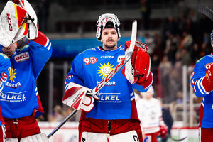DEG hält Torhüter Lunemann, Kapitän Schwarz bleibt in Landshut, Kassel bestätigt Sturm-Duo