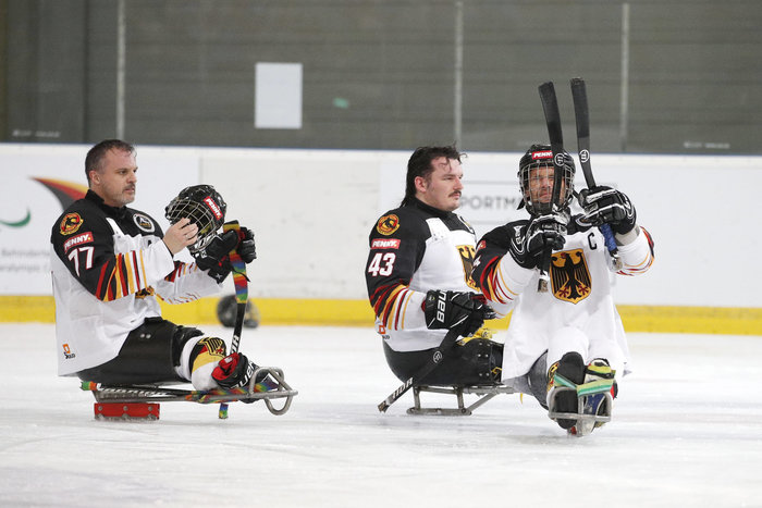 Para-Eishockeyspieler Jörg Wedde einer der beiden deutschen Fahnenträger bei den Paralympics