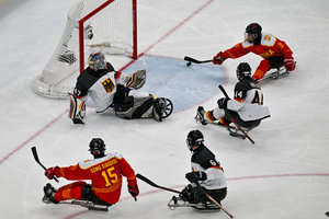0:12 gegen China: Deutsches Para-Eishockey-Nationalteam startet mit klarer Niederlage in die Paralympics