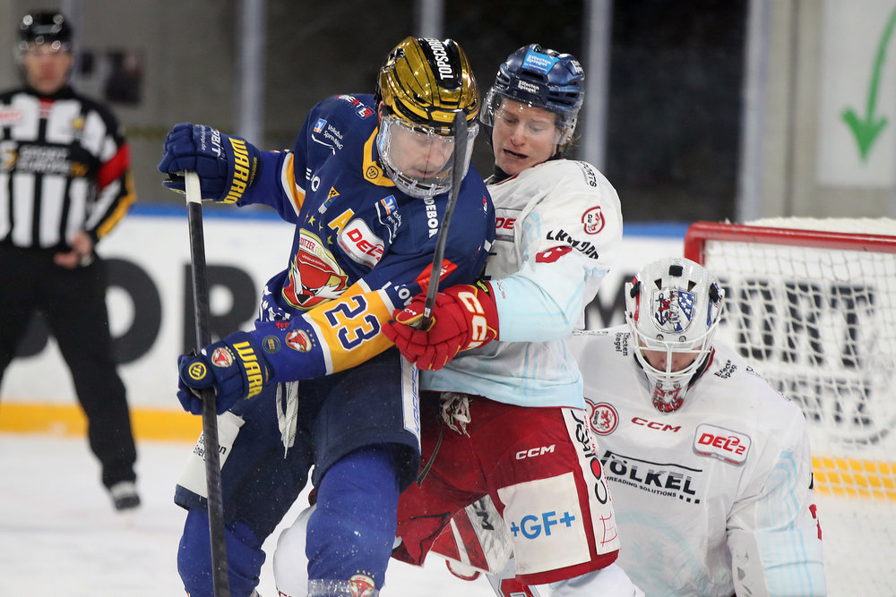 Regensburg verteidigt Platz sechs – Weißwasser holt sich Rang sieben, Weiden das Playdown-Heimrecht