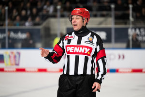 „Eine Beeinflussung findet immer statt“ – Gordon Schukies über Kommunikation mit den Schiedsrichtern