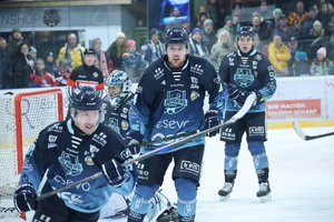 Carlsson übernimmt Riessersee, Fischhaber beendet Profikarriere, Bender verlängert in Lindau, Hötzinger in Füssen