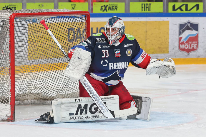 Stromberg nach Erding, vier Abgänge bei den Selber Wölfen