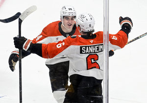 Philadelphia und Minnesota klauen den Heimvorteil, Stützles Senators finden kein Mittel gegen Andersen