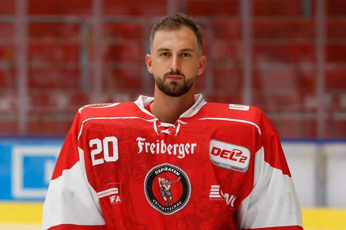 Eispiraten Crimmitschau und Goalie Christian Schneider gehen getrennte Wege – Kaufbeuren hält Talent Pavels Nikitins