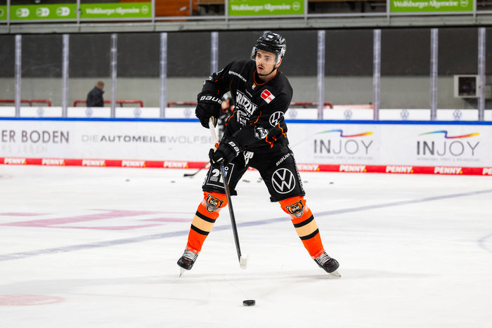 Stürmer Robin Veber bleibt bei den Grizzlys Wolfsburg