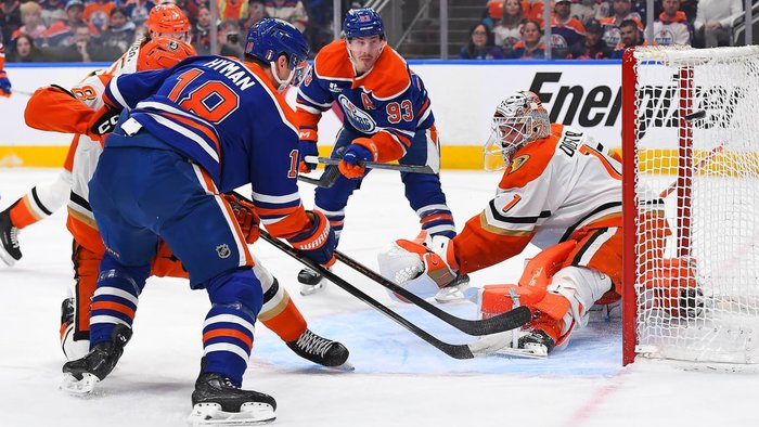 Oilers kassieren Serienausgleich trotz Toren von Draisaitl und Samanski – Philadelphia bereits mit Matchpuck