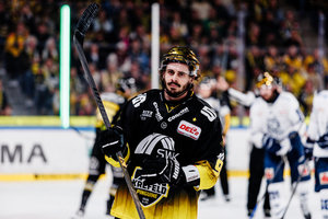 Nach Kniecheck an Marco Müller: Krefelds Mathew Santos muss in Kassel gesperrt zuschauen