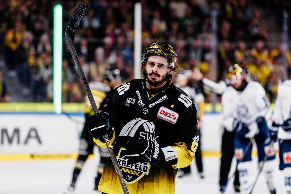 Nach Kniecheck an Marco Müller: Krefelds Mathew Santos muss in Kassel gesperrt zuschauen