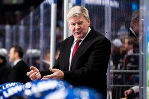 Augsburg macht Verlängerung von Trainer Peters offiziell – Wolf wird Erikssons Partner in Schwenningen