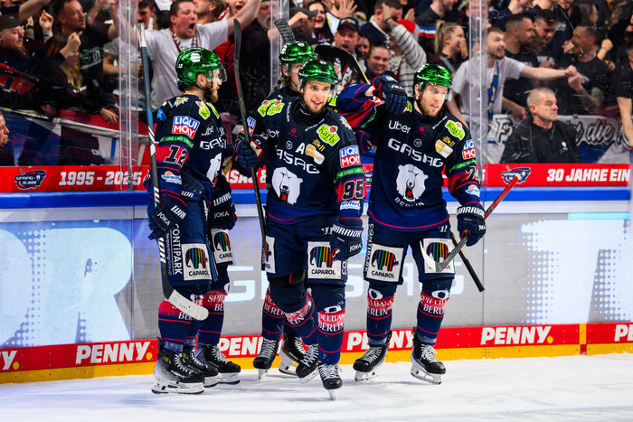 Eisbären Berlin erst eiskalt, dann dominant – Zweiter Sieg in der Finalserie gegen die Adler Mannheim