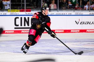 Vorlagengeber Julian Chrobot lobt verbessertes Zusammenspiel und kämpft weiter um seine WM-Chance