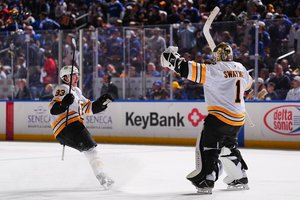 Edmonton und Boston leben noch, doch McDavid mahnt: „Der Druck lastet immer noch auf uns“ – Minnesota legt vor