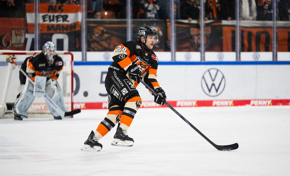 Grizzlys Wolfsburg setzen weiter auf Defensivspezialist Möser