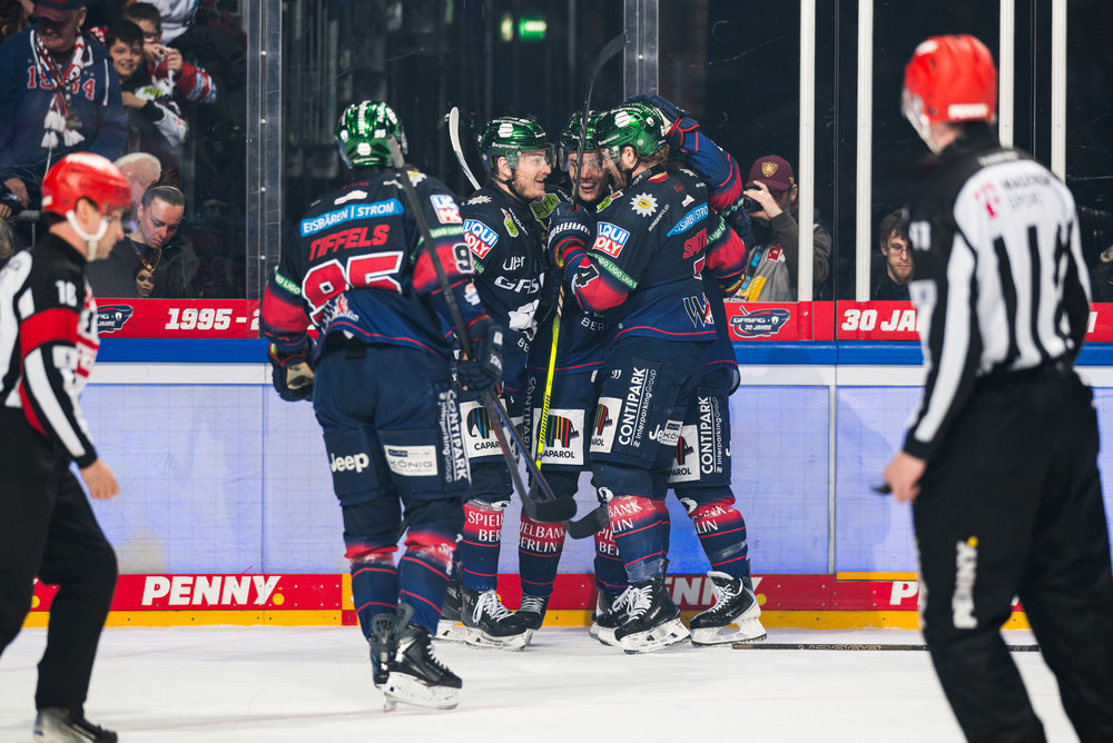 Berlin schlägt Köln mit Kretzschmar-Doppelpack, Mannheim schlägt München dank Franzreb und Michaelis