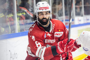 Eisbären Regensburg verlängern Vertrag mit Routinier Guillaume Naud