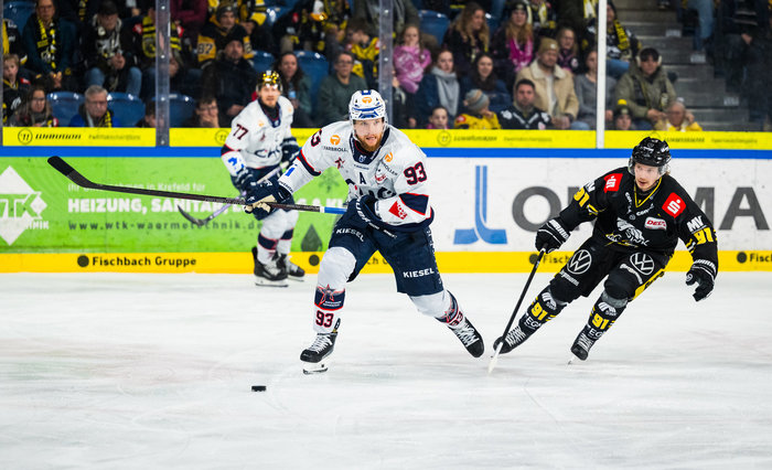 Verteidiger Simon Sezemsky geht in achte Saison bei den Towerstars